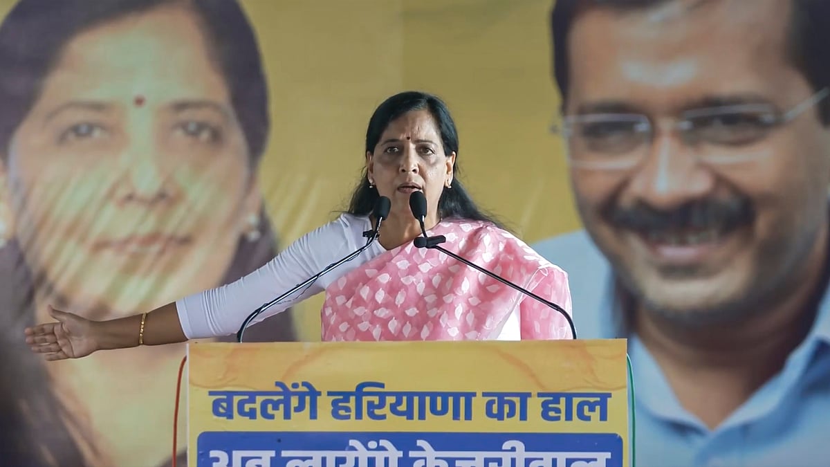 Sunita Kejriwal speaks during a public meeting ahead of the Haryana Assembly elections, 1 Sept