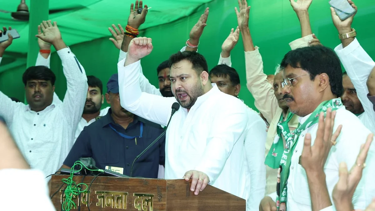 Tejashwi Yadav addressing his supporters (photo: @yadavtejashwi/X