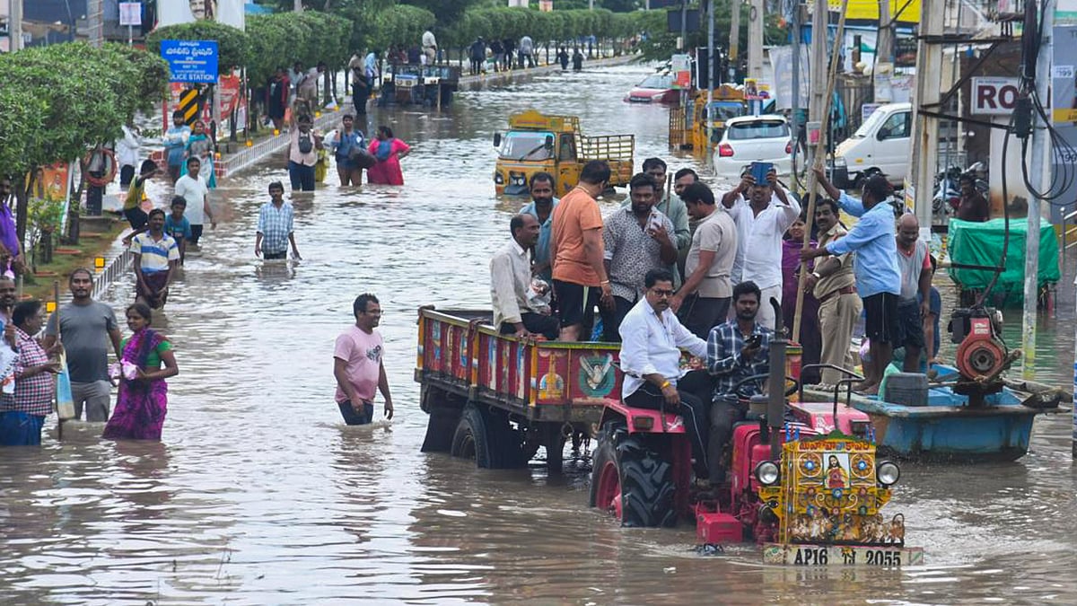 Andhra Pradesh: 2.70 lakh affected as Vijayawada remains flooded on fourth day