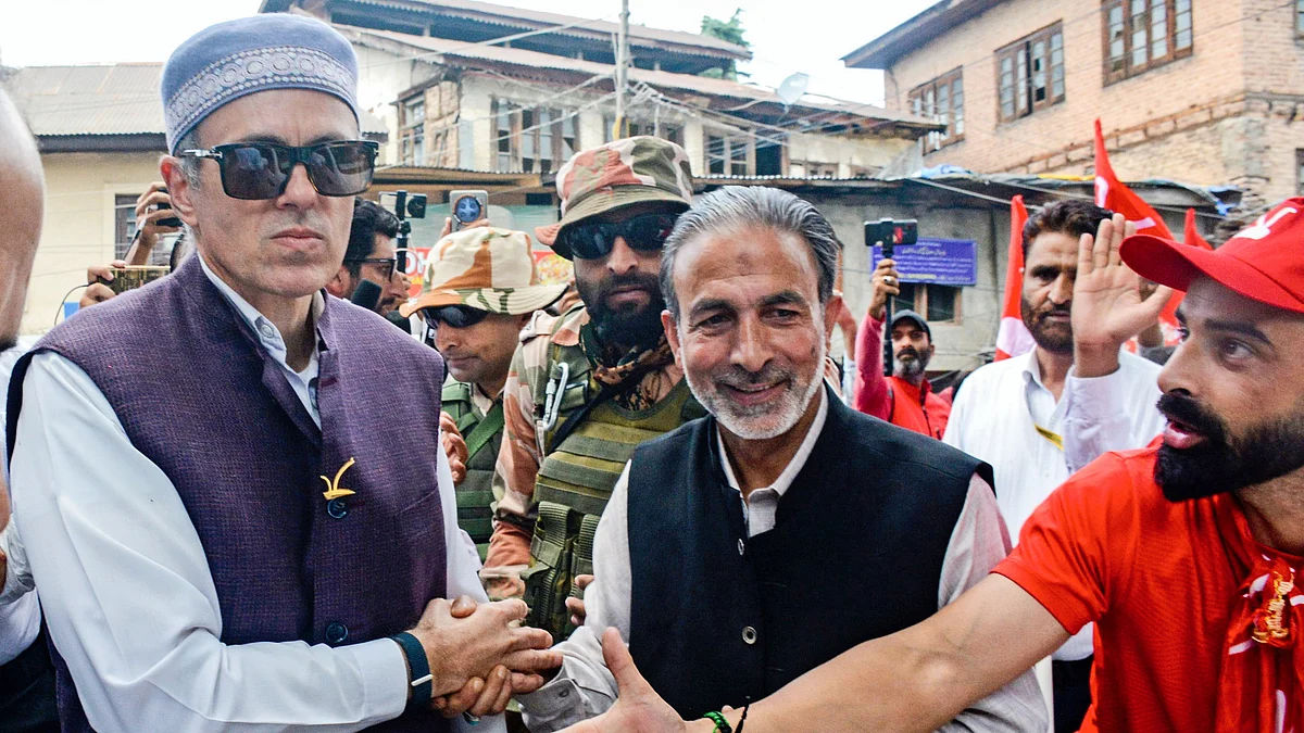 Omar Abdullah files his nomination (photo: PTI)