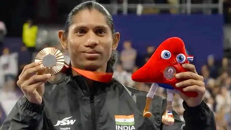 Deepthi Jeevanji poses with her bronze (source: SAI)