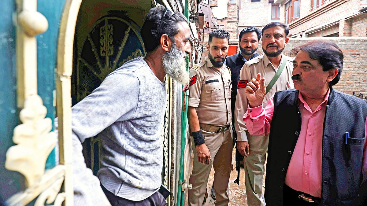BJP candidate Ashok Bhat campaigns in Srinagar's Habba Kadal area