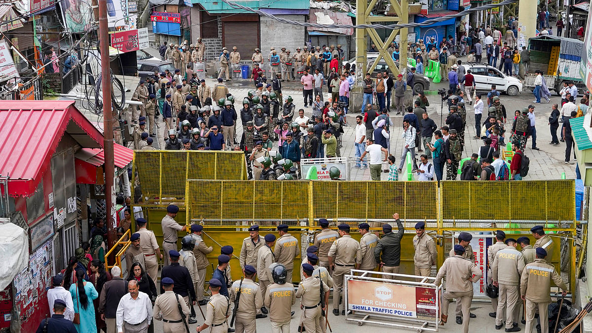 Hundreds of demonstrators broke police barricades during their march