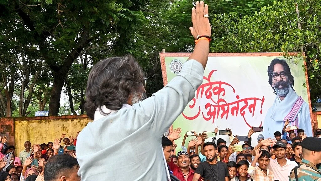 Hemant Soren at a rally (photo: @HemantSorenJMM/X)