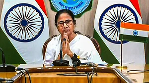 'Didi' is here to meet you, not CM, Mamata tells protesting doctors