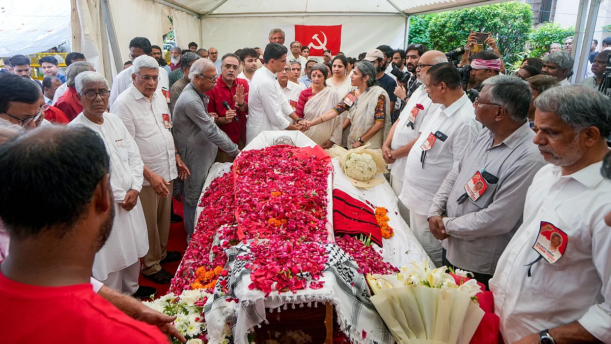 Congress leader Sachin Pilot meets Seema Chishti in New Delhi on 14 September (photo: PTI)