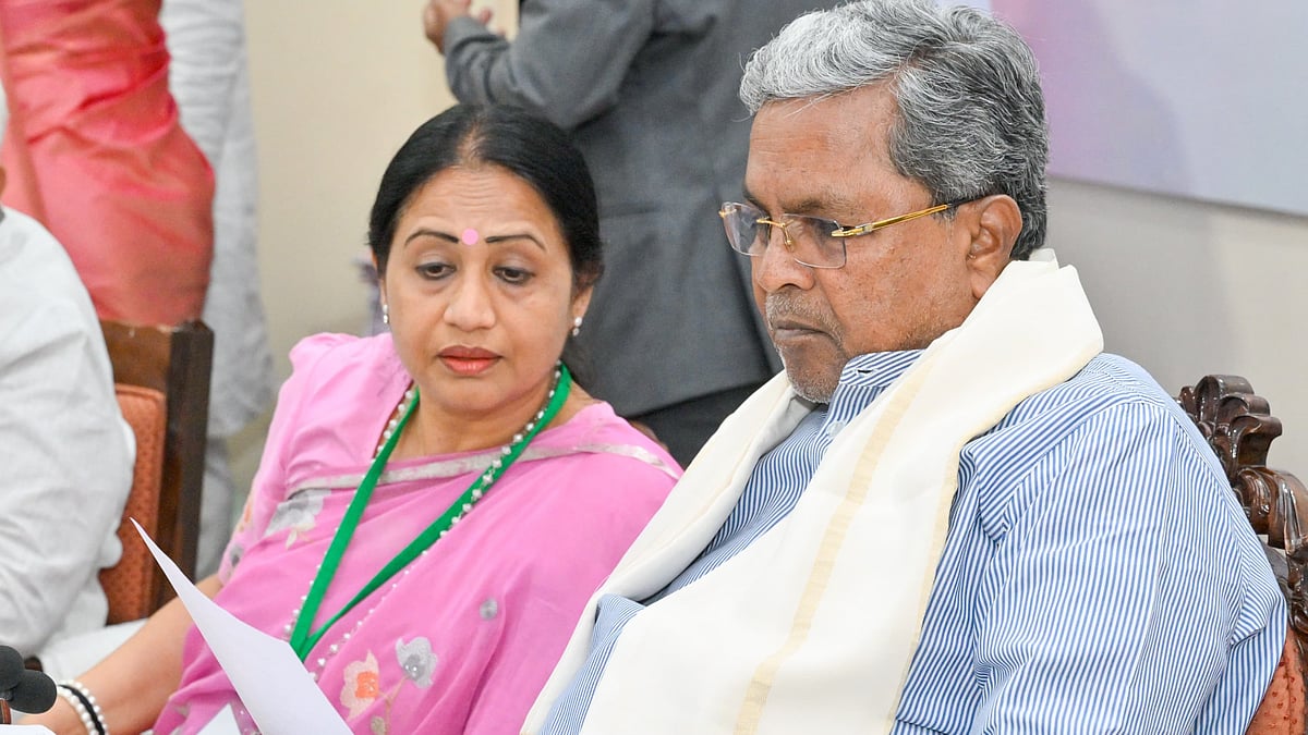 CM Siddaramaiah attends cabinet meeting in Kalyan on 17 September (photo: IANS) 