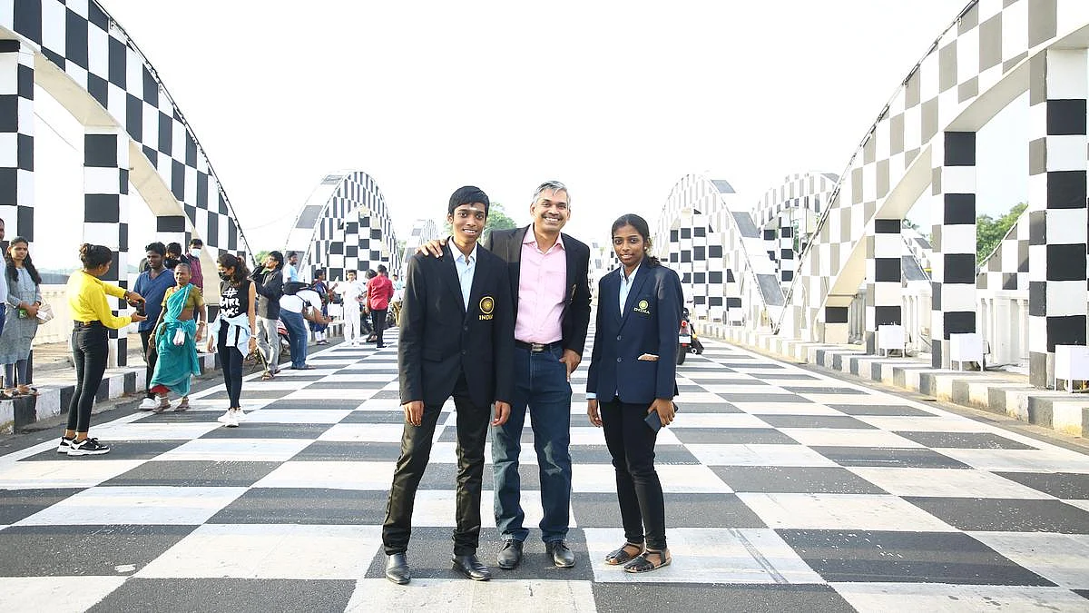 Pragg and Vaishali with their coach R.B. Ramesh during the 2022 Chess Olympiad in Chennai