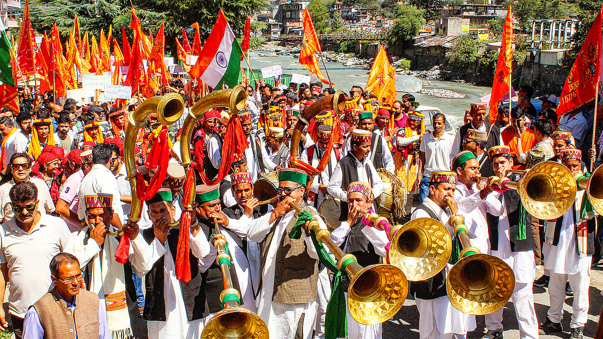 Himachal: Hindu outfits clash with police in Kullu over mosque demolition demand