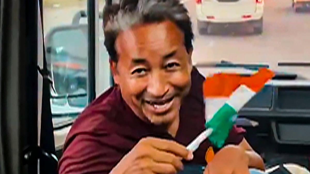 Climate activist Sonam Wangchuk during his 'Delhi Chalo Padyatra' on 30 September (photo: PTI) 