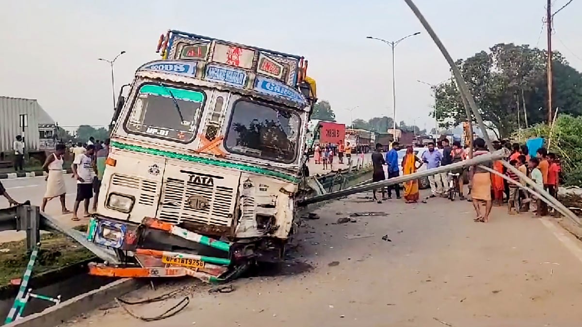 The damaged truck in Mirzapur on 4 October (photo: PTI)