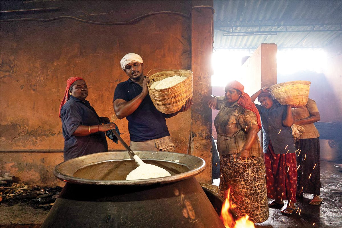 Selvi Amma and her team at work