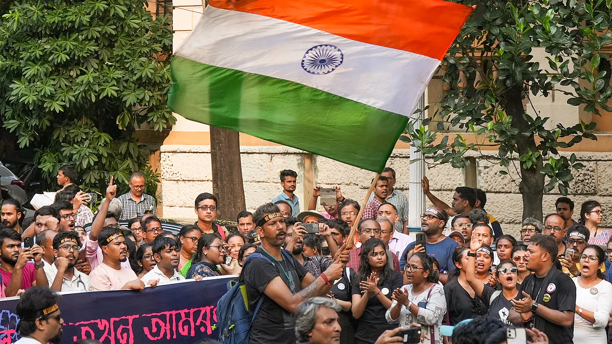 Support pours in for Kolkata's protesting doctors on 14 October (photo: PTI)