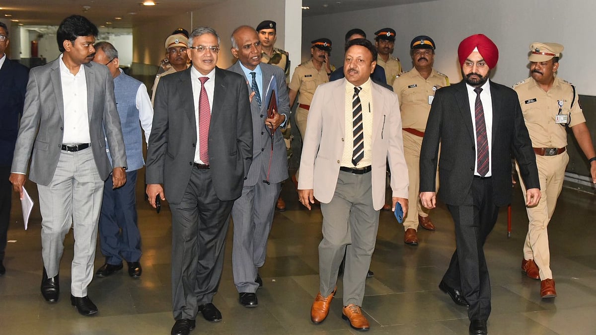 Election commissioner Rajiv Kumar and the ECI team in Mumbai
