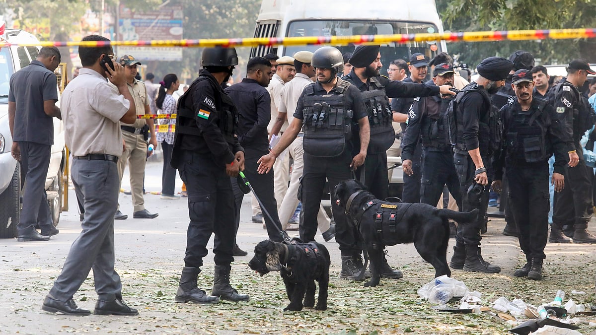 Security personnel at the site after a blast near CRPF school in Rohini, 20 Oct. 2024 (Photo: PTI )