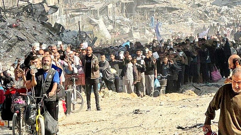 Residents evacuate Jabalia (photo: social media)