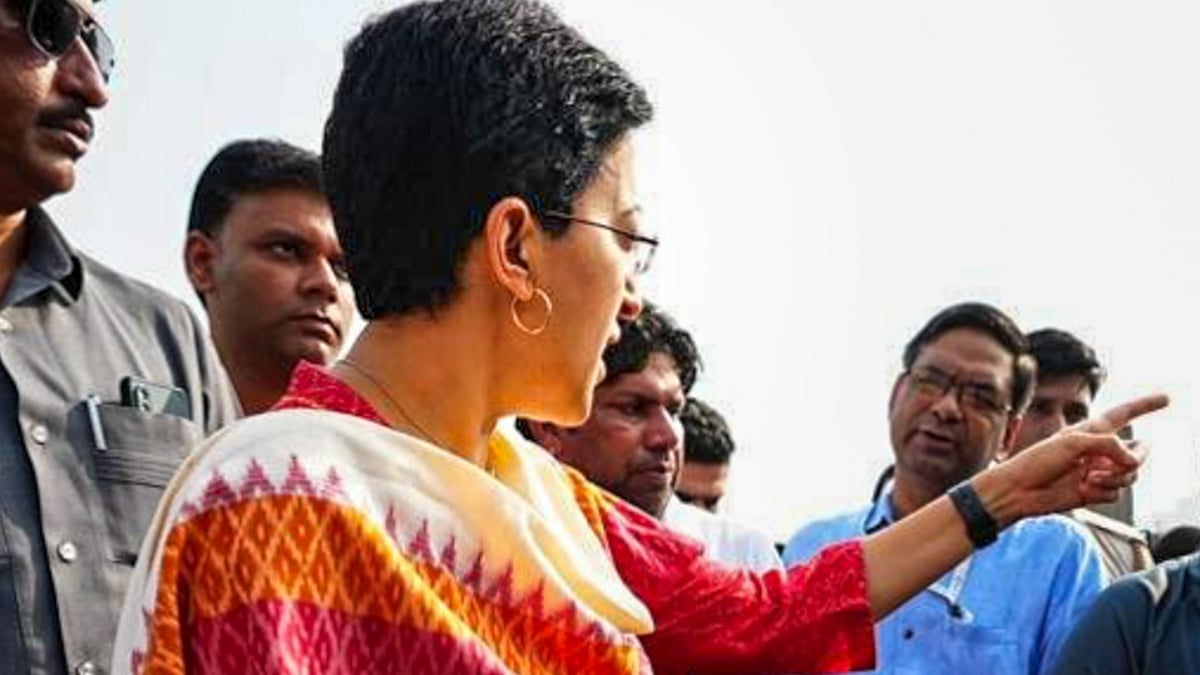 CM Atishi in Anand Vihar on 20 October (photo: PTI)