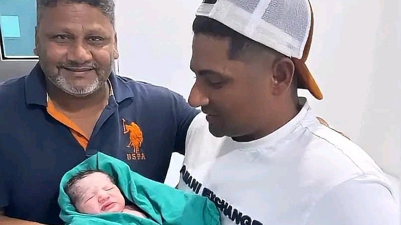 2nd Test: Dad Naushad just wants Sarfaraz to keep up the good work