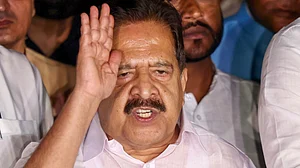 Maintain strong relations with all community outfits: Chennithala
