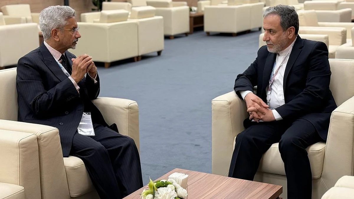 External affairs minister S. Jaishankar with Iranian foreign minister Seyed Abbas Araghchi