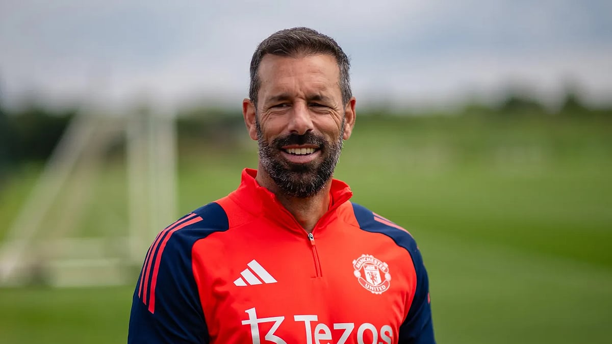 Ruud van Nistelrooy, a Manchester United stalwart, should earn the players' respect as interim manager