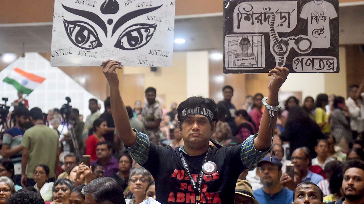 Junior doctors attend WBJDF mass convention in Kolkata on 26 October (photo: PTI) 