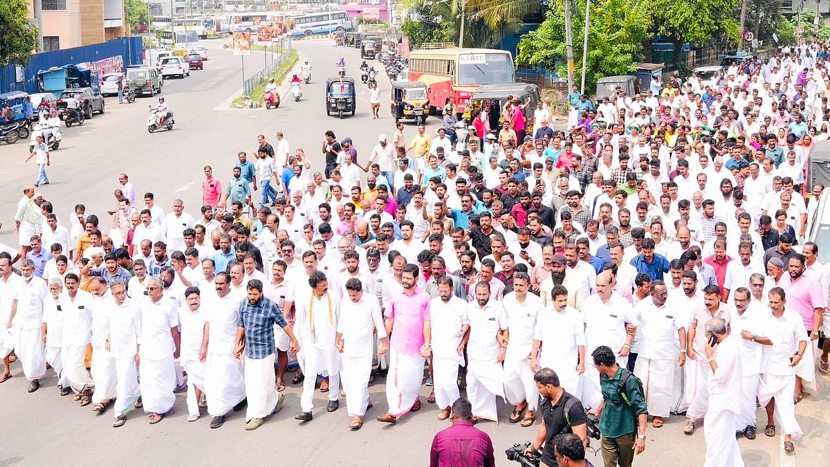 Kerala: Palakkad hotel raid sparks heated battle ahead of by-polls