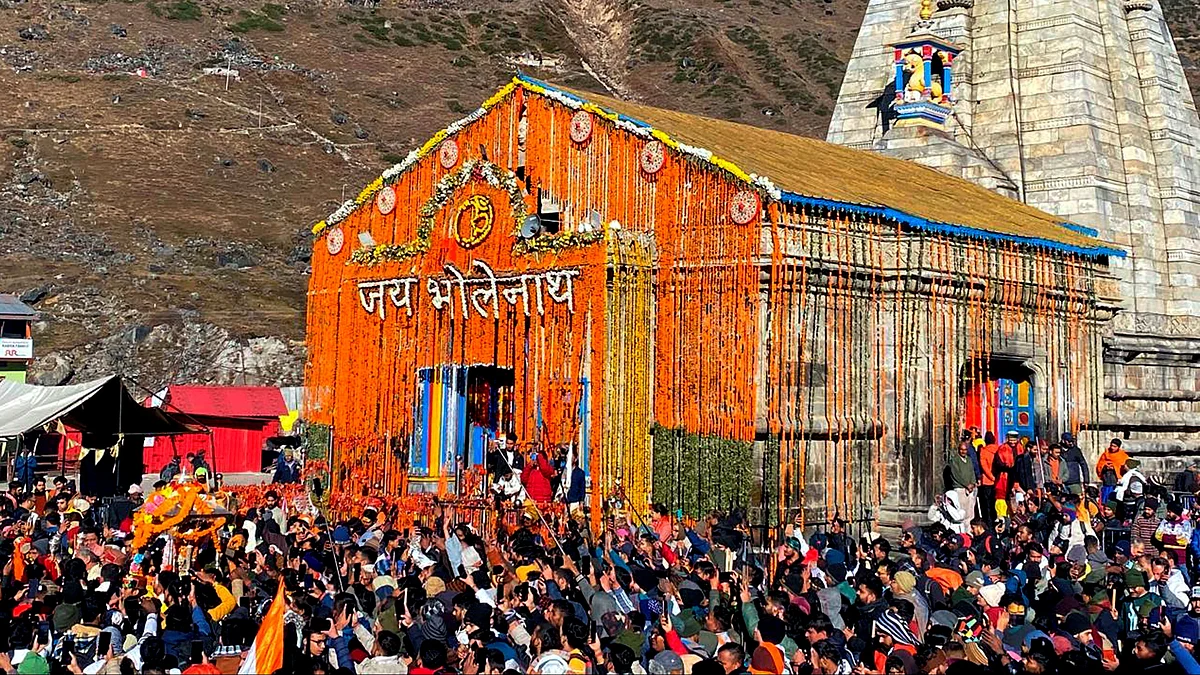 Devotees at the closing ceremony of the Kedarnath Dham door