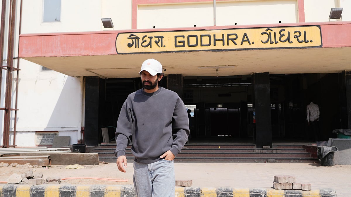 Under fire Vikrant Massey visits Godhra station ahead of ‘The Sabarmati Report’ release