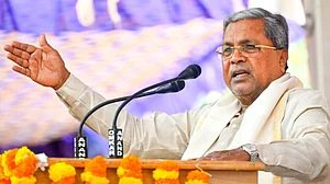 Siddaramaiah demands immediate roll back of hike in railway fares