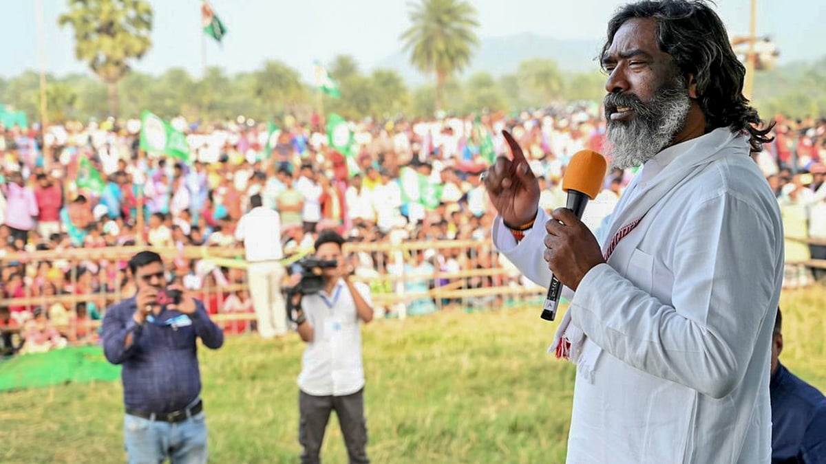 Hemant Soren addresses a public meeting in Santhal Pargana division on 16 November (photo: PTI)