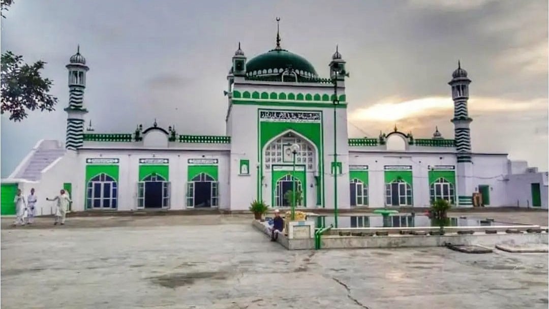 Sambhal mosque (photo: @syedurahman/X)