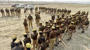 UP Police on veg diet, alcohol abstinence, training for pleasant Maha Kumbh
