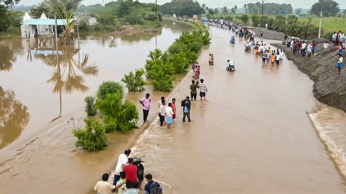 A flood-hit area in Villupuram district on 2 December (photo: PTI)