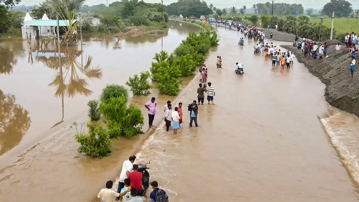 A flood-hit area in Villupuram district on 2 December (photo: PTI)