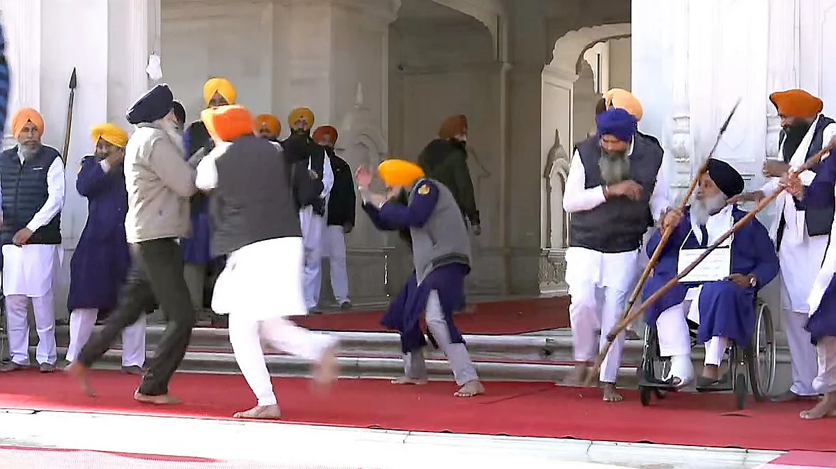 Plainclothes police officer and gurdwara task force tackle the terrorist who targeted Sukbir Singh Badal