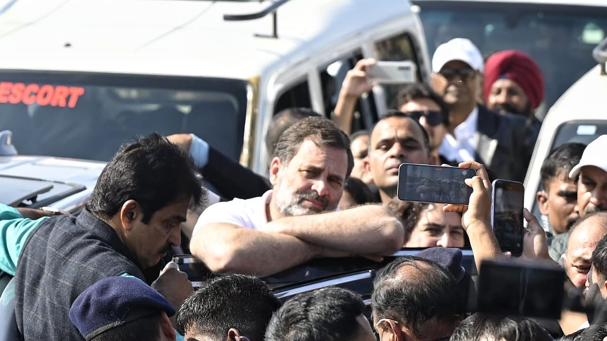 Rahul Gandhi, Priyanka Gandhi Vadra blocked from approaching Sambhal at Ghazipur border (photo: Vipin/NH)
