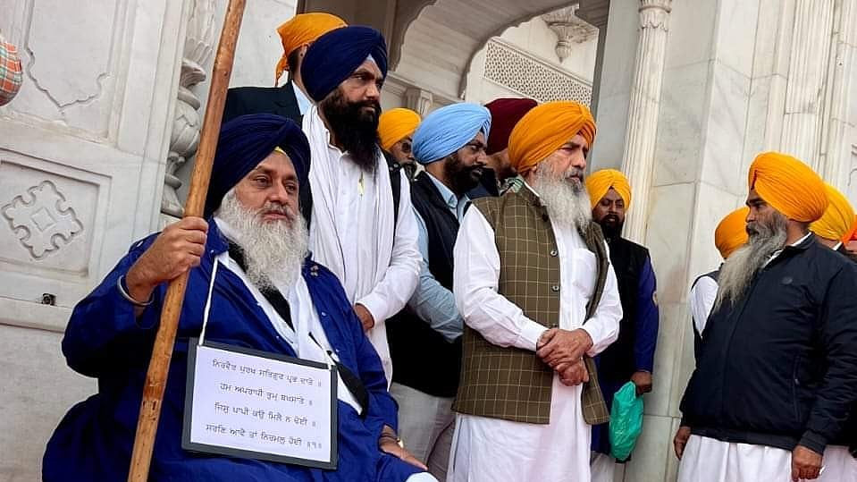 Day after attack, Sukhbir Badal performs sewa at Takht Kesgarh Sahib