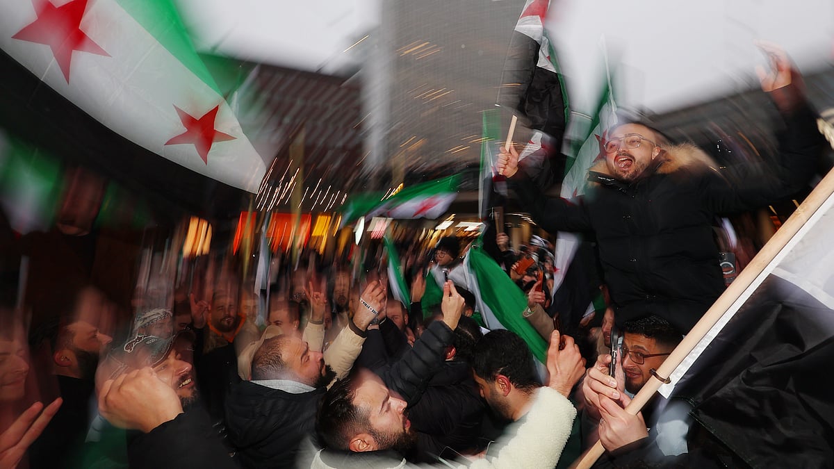 Senior Turkish, Qatari officials in Damascus for talks with militant leaders: Syrian interim govt