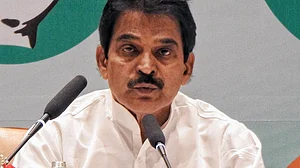 Venugopal urges Centre to cap airfares to Kerala during festive season