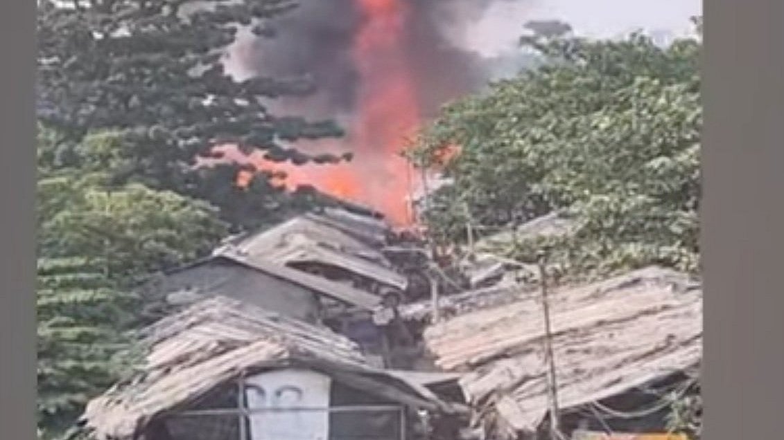 Fire guts east Kolkata’s Topsia slums