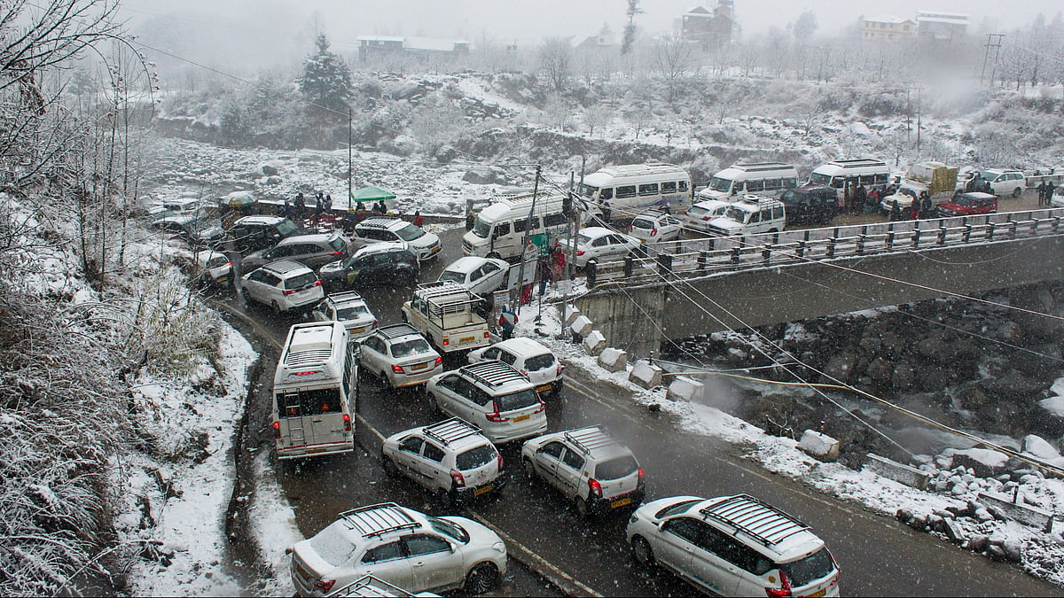 Shimla, Manali turn white on Christmas as snowfall boosts tourism, causes disruptions