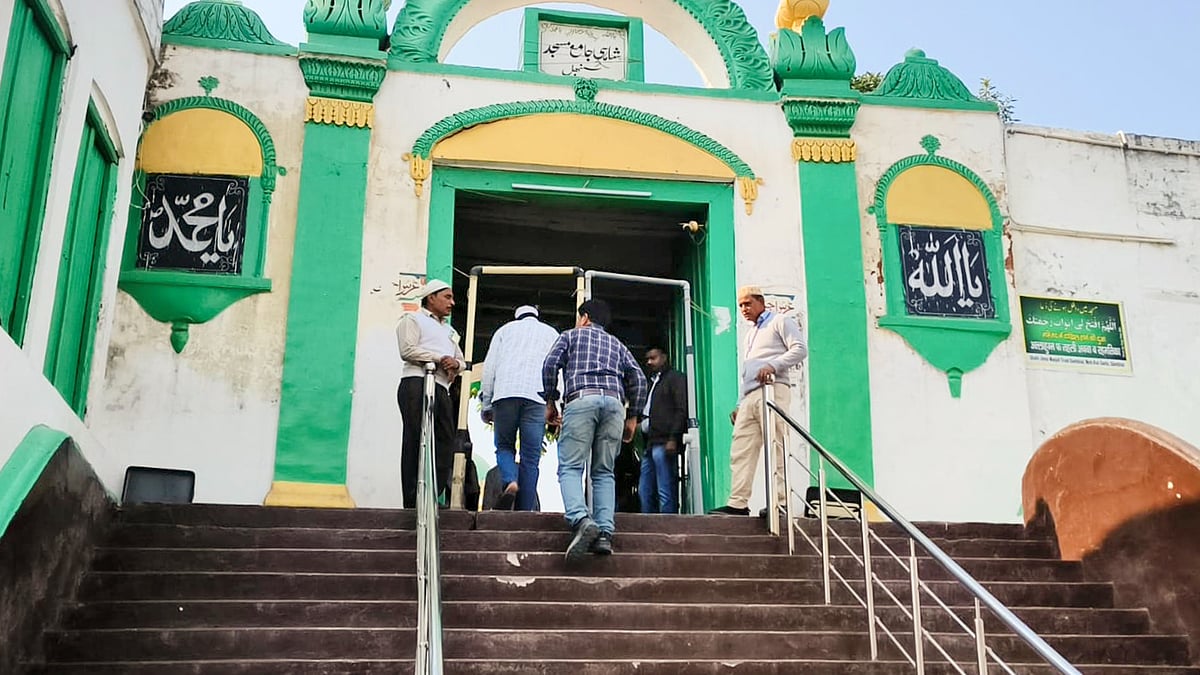 Sambhal: Police personnel stand guard as devotees come out of the Shahi Jama Masjid (file photo)