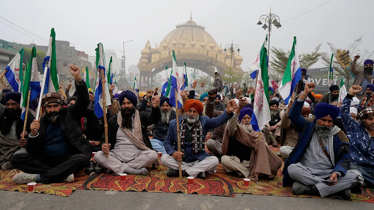Farmer during the statewide 'bandh' in Amritsar on 30 December (photo: PTI)
