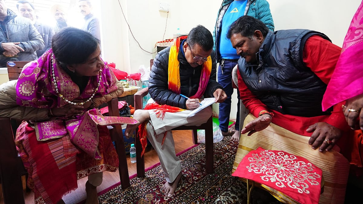 Pujari scheme: Kejriwal launches registration amid protest, escalates battle