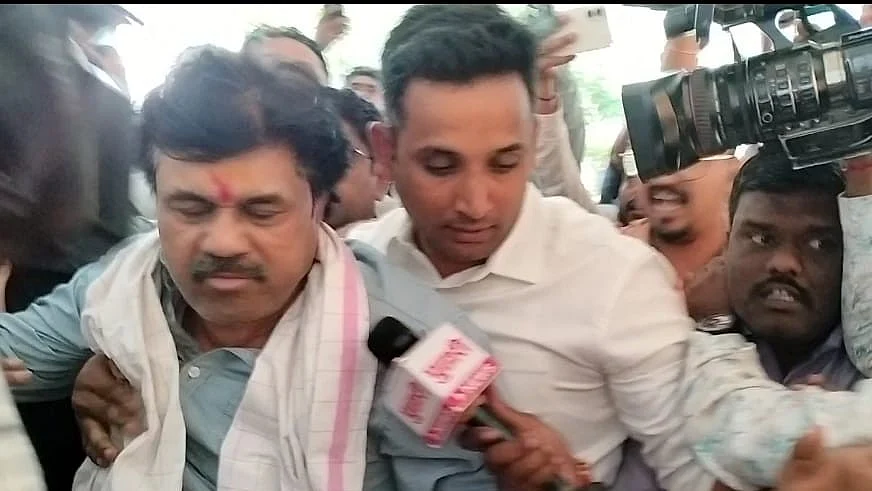 Walmik Karad after his surrender in Pune (photo: @ymjoshi/X)