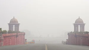 Dense fog shrouds Delhi; flights, trains delayed