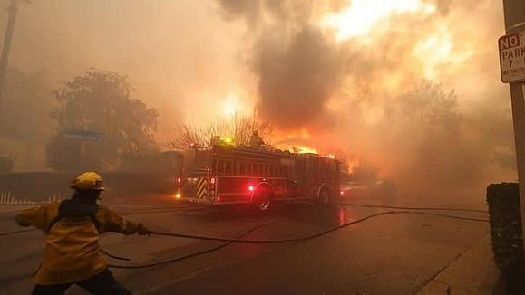 Los Angeles fires reach Hollywood, 150,000 ordered to evacuate homes