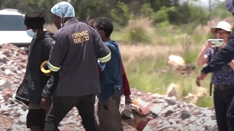 Volunteers carry out rescue operation in South Africa (photo: IANS)