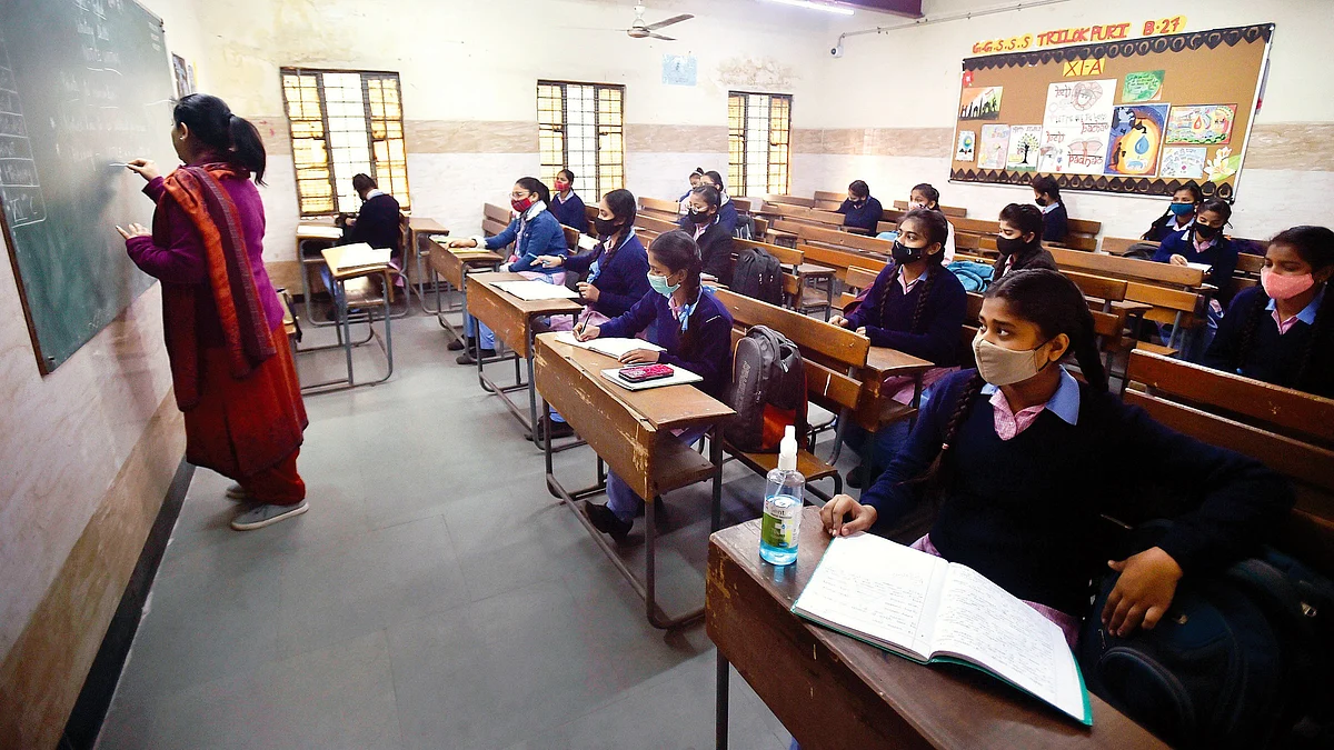 This Delhi government school in Trilokpuri clearly missed the magic bus of AAP's school makeover